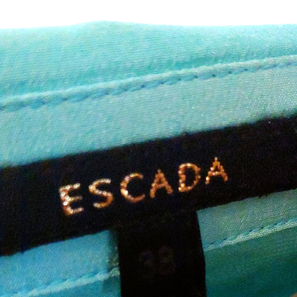 SOLD! ESCADA 36 6 SILK TEAL WHITE GOLD SCROLL SIGNATURE BUTTONS - Picture 8 of 10